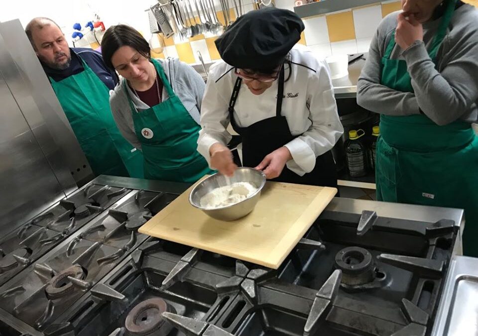 Pasti domiciliari per i più fragili grazie a Coompany&